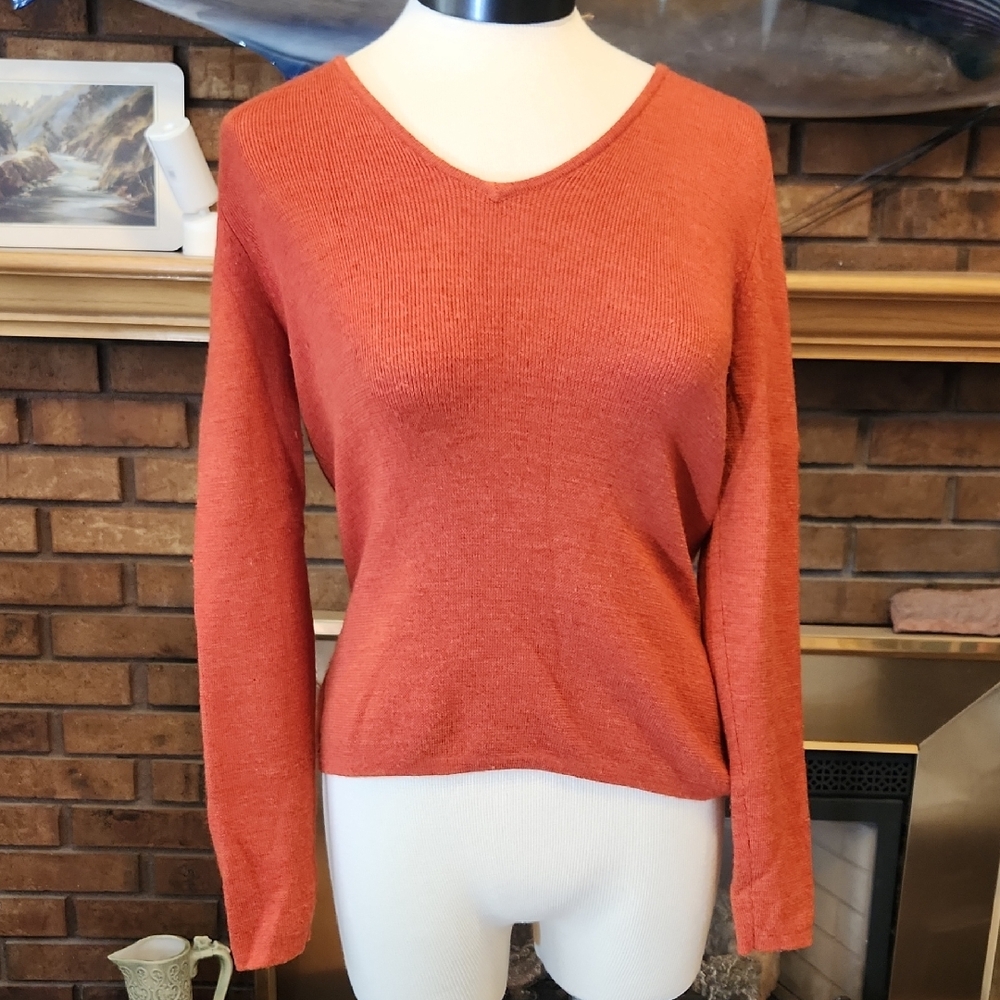 A Giannetti 100% Merino Wool Orange Sweater Size Small V Neck Base Layer Fall